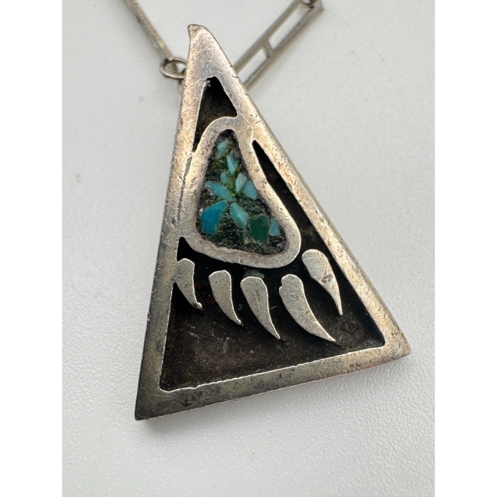 Vintage Southwestern NecklaceSilver Tone Bear Paw Blue Chip Inlay Triangle